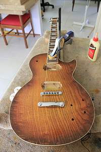 Click image for larger version. 

Name:	4_neckglue_3.jpg 
Views:	169 
Size:	56.0 KB 
ID:	1209