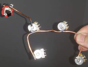 Click image for larger version. 

Name:	ground_harness_hanging.jpg 
Views:	524 
Size:	105.0 KB 
ID:	14304