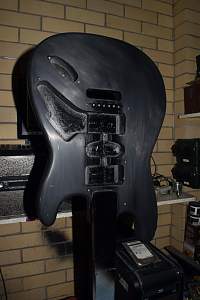 Click image for larger version. 

Name:	Strat-bod2.jpg 
Views:	172 
Size:	122.4 KB 
ID:	19451