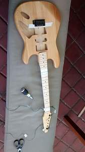 Click image for larger version. 

Name:	GuitarBuild00003.jpg 
Views:	458 
Size:	70.0 KB 
ID:	19757