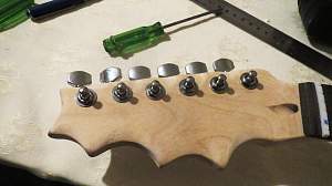 Click image for larger version. 

Name:	3 headstock top.JPG 
Views:	569 
Size:	87.5 KB 
ID:	25372