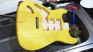 Click image for larger version. 

Name:	11 First coat of yellow.JPG 
Views:	587 
Size:	90.1 KB 
ID:	25381