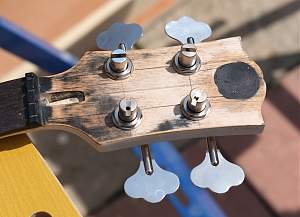 Click image for larger version. 

Name:	Bass headstock 4.jpg 
Views:	362 
Size:	328.5 KB 
ID:	26542