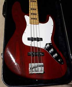 Click image for larger version. 

Name:	J Bass Body in Artist Case.jpg 
Views:	351 
Size:	153.9 KB 
ID:	28529