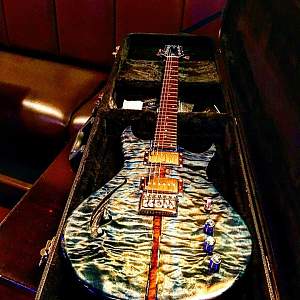 Click image for larger version. 

Name:	Greywolf Lutherie Manta Ray.jpg 
Views:	782 
Size:	128.9 KB 
ID:	30277