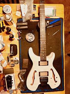 Click image for larger version. 

Name:	GuitarBuild01 - 1.jpg 
Views:	178 
Size:	523.9 KB 
ID:	31122