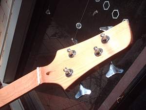Click image for larger version. 

Name:	HeadstockTunged.jpg 
Views:	326 
Size:	163.0 KB 
ID:	32046
