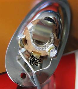 Click image for larger version. 

Name:	14-output-jack-lead-wire-soldered.jpg 
Views:	147 
Size:	71.4 KB 
ID:	34043