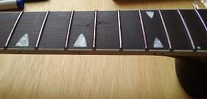 Click image for larger version. 

Name:	20200314_110405_#44_fret_sanding_#2.jpg 
Views:	377 
Size:	349.1 KB 
ID:	34163