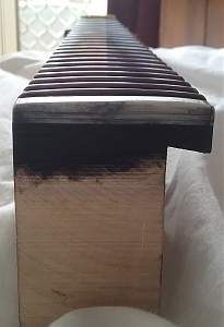Click image for larger version. 

Name:	20200319_114337_#47_sanded_frets_alignment_#2.jpg 
Views:	414 
Size:	386.4 KB 
ID:	34166
