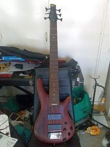 Click image for larger version. 

Name:	Soundgear 6 String Bass_resized.jpg 
Views:	614 
Size:	117.0 KB 
ID:	41400