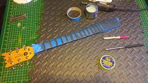 Click image for larger version. 

Name:	farset_build_neck_3.jpg 
Views:	133 
Size:	343.6 KB 
ID:	44106