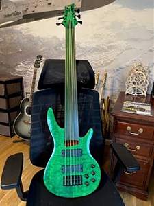 Click image for larger version. 

Name:	bass_front_ac.jpg 
Views:	513 
Size:	21.8 KB 
ID:	44187