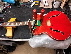 Click image for larger version. 

Name:	gluing the neck.jpg 
Views:	793 
Size:	281.0 KB 
ID:	44694