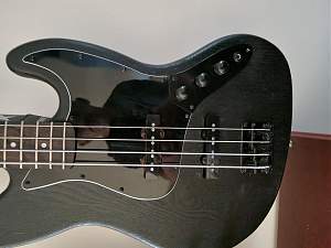 Click image for larger version. 

Name:	Bass body and neck 2.jpg 
Views:	259 
Size:	82.1 KB 
ID:	44696