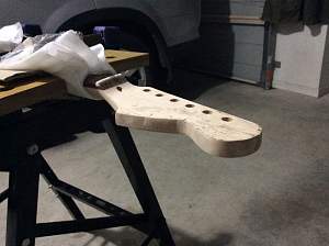 Click image for larger version. 

Name:	headstock 07.jpg 
Views:	321 
Size:	61.8 KB 
ID:	447