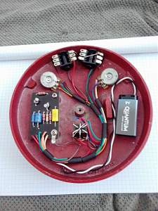 Click image for larger version. 

Name:	Red Fuzz Face Insides_1_resized.jpg 
Views:	1153 
Size:	283.6 KB 
ID:	45066
