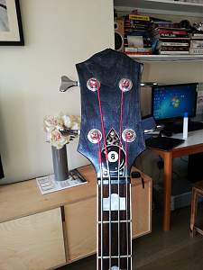 Click image for larger version. 

Name:	headstock.jpg 
Views:	334 
Size:	844.0 KB 
ID:	9490